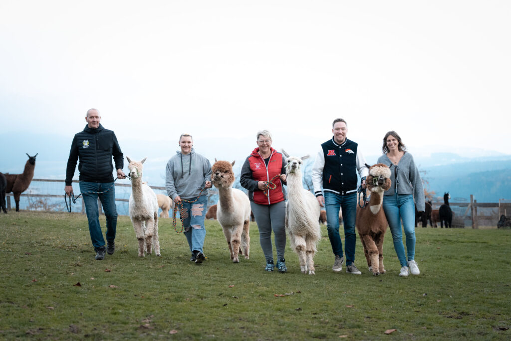 familie Ganster mit Alpakas
